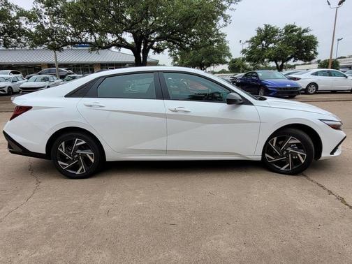 2025 Hyundai ELANTRA HEV SEL Sport