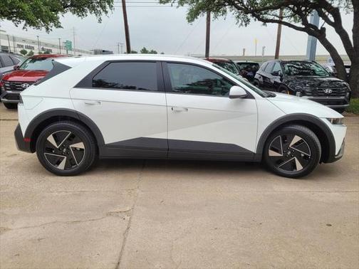 2025 Hyundai IONIQ 5 SE