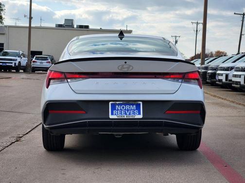 2025 Hyundai ELANTRA Sport