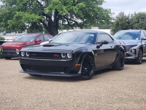 Pitch Black Clearcoat 2023 Dodge Challenger R/T Scat Pack Widebody