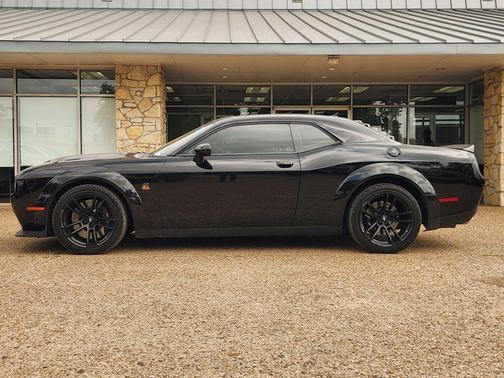 Pitch Black Clearcoat 2023 Dodge Challenger R/T Scat Pack Widebody