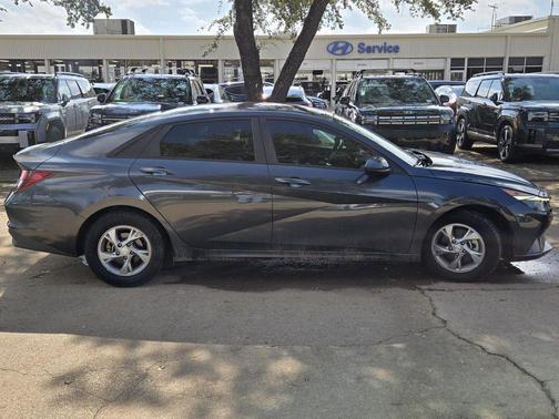 2021 Hyundai ELANTRA SE