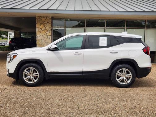 Summit White 2024 GMC Terrain SLE
