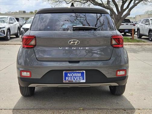 2022 Hyundai VENUE SE