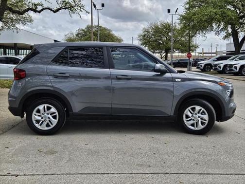 2022 Hyundai VENUE SE