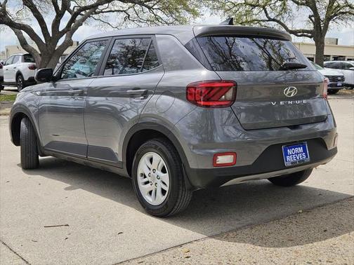 2022 Hyundai VENUE SE
