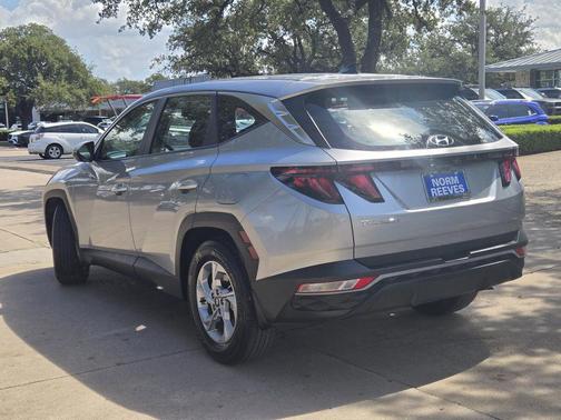 2023 Hyundai TUCSON SE