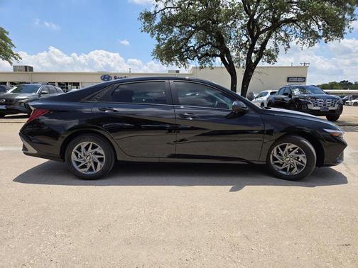 2025 Hyundai ELANTRA HEV Blue