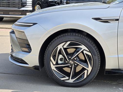 2026 Hyundai SONATA SEL