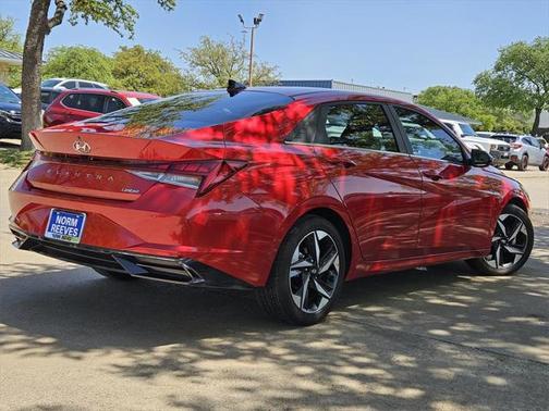 2023 Hyundai ELANTRA Limited