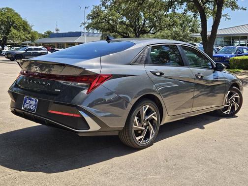 2025 Hyundai ELANTRA HEV SEL Sport