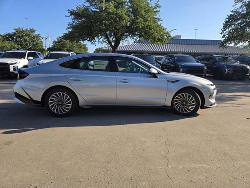 2025 Hyundai SONATA Hybrid Limited