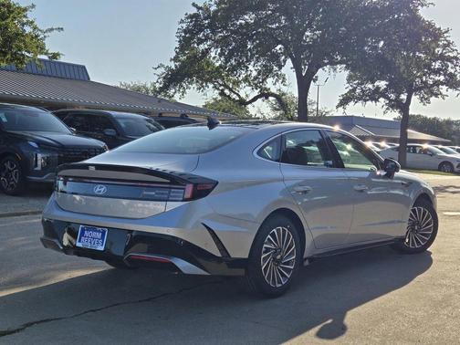 2025 Hyundai SONATA Hybrid Limited