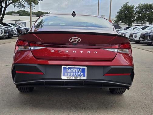 2025 Hyundai ELANTRA Sport
