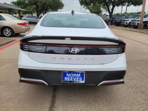 2025 Hyundai SONATA SE