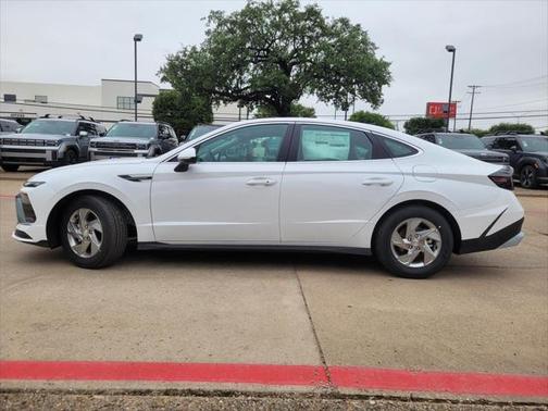 2025 Hyundai SONATA SE