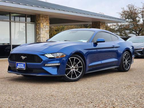 2022 Ford Mustang EcoBoost