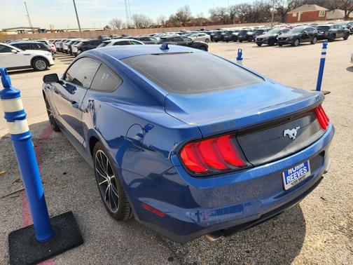 2022 Ford Mustang EcoBoost