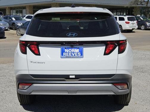 2025 Hyundai TUCSON SE