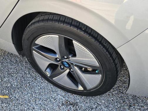 2020 Hyundai IONIQ Hybrid SEL