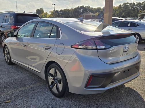 2020 Hyundai IONIQ Hybrid SEL