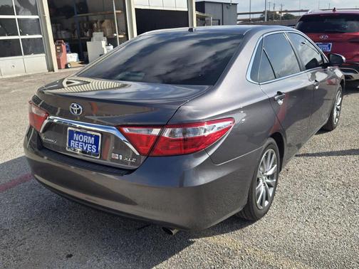 2016 Toyota Camry Hybrid XLE