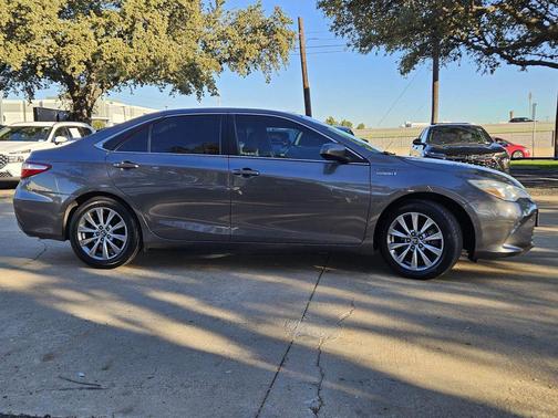 2016 Toyota Camry Hybrid XLE