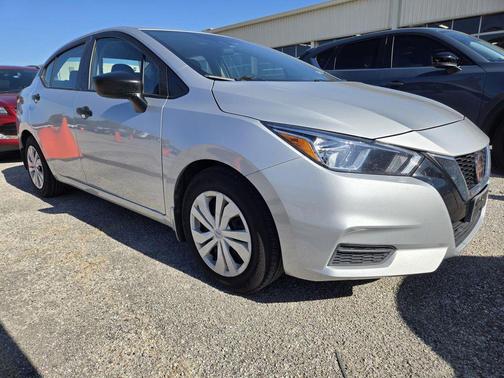 2022 Nissan Versa 1.6 S