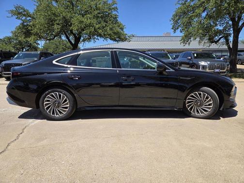 2025 Hyundai SONATA Hybrid SE