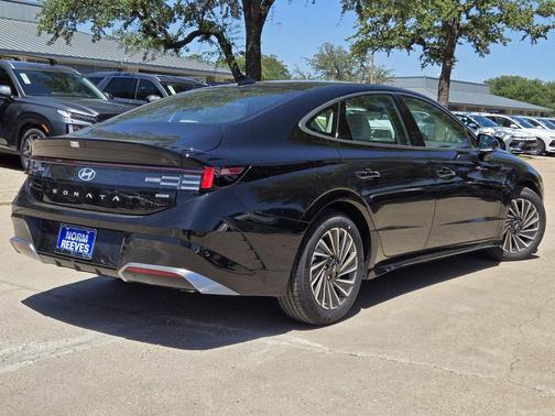 2025 Hyundai SONATA Hybrid SE