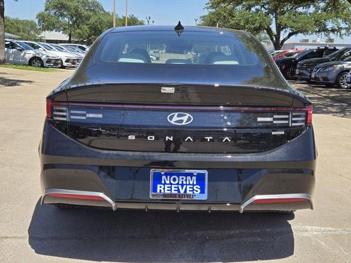 2025 Hyundai SONATA Hybrid SE