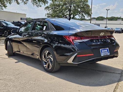 2025 Hyundai ELANTRA HEV SEL Sport