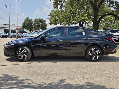 2025 Hyundai ELANTRA HEV SEL Sport