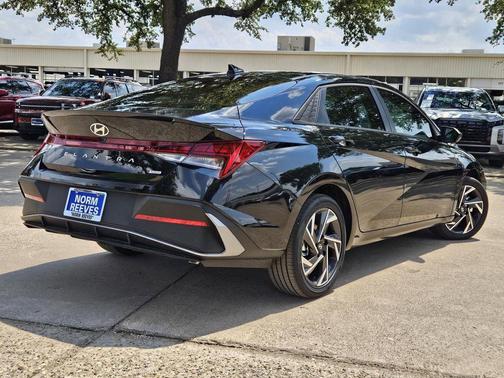 2025 Hyundai ELANTRA HEV SEL Sport