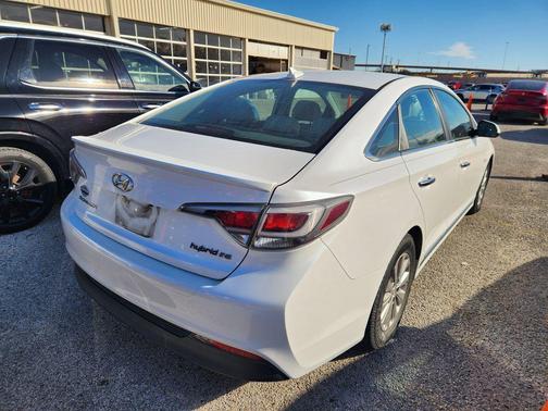 2016 Hyundai SONATA Hybrid SE
