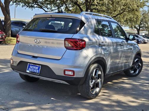 2025 Hyundai VENUE SEL