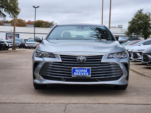 2020 Toyota Avalon XLE