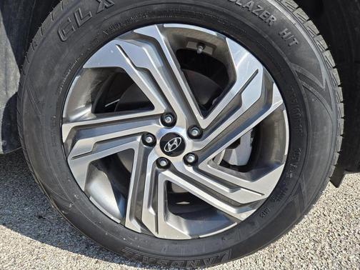 2023 Hyundai SANTA FE SE