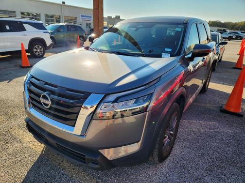 2022 Nissan Pathfinder S 4WD