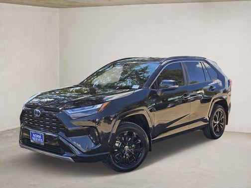 2024 Toyota RAV4 Hybrid SE
