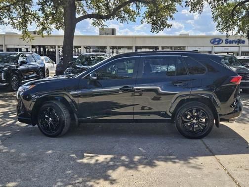 2024 Toyota RAV4 Hybrid SE