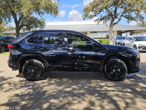 2024 Toyota RAV4 Hybrid SE