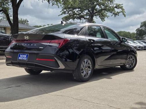 2025 Hyundai ELANTRA HEV Blue
