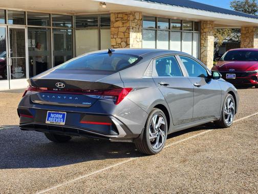 2026 Hyundai ELANTRA Limited