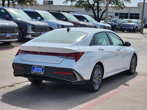 2025 Hyundai ELANTRA HEV Blue
