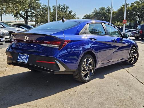 2025 Hyundai ELANTRA Sport