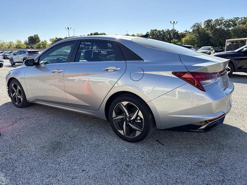 2021 Hyundai ELANTRA Limited