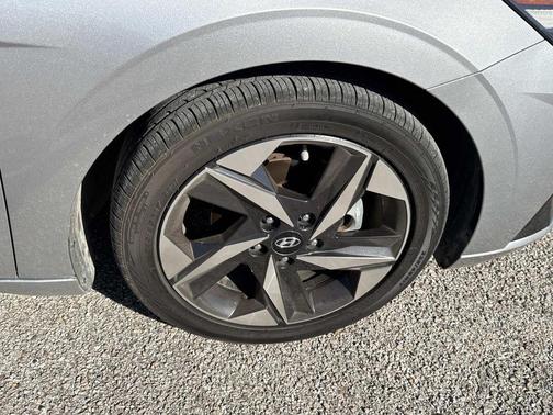 2021 Hyundai ELANTRA Limited