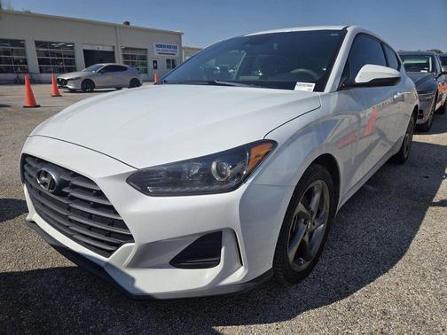 2019 Hyundai Veloster 2
