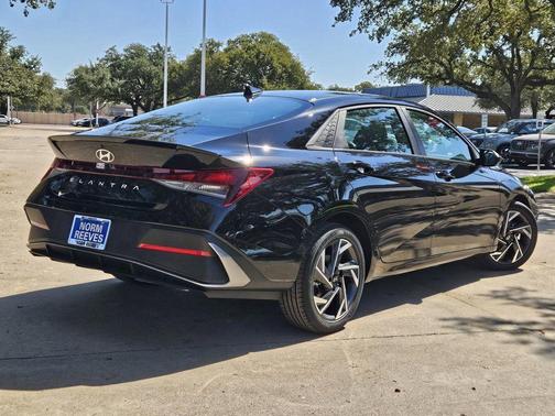 2025 Hyundai ELANTRA Sport